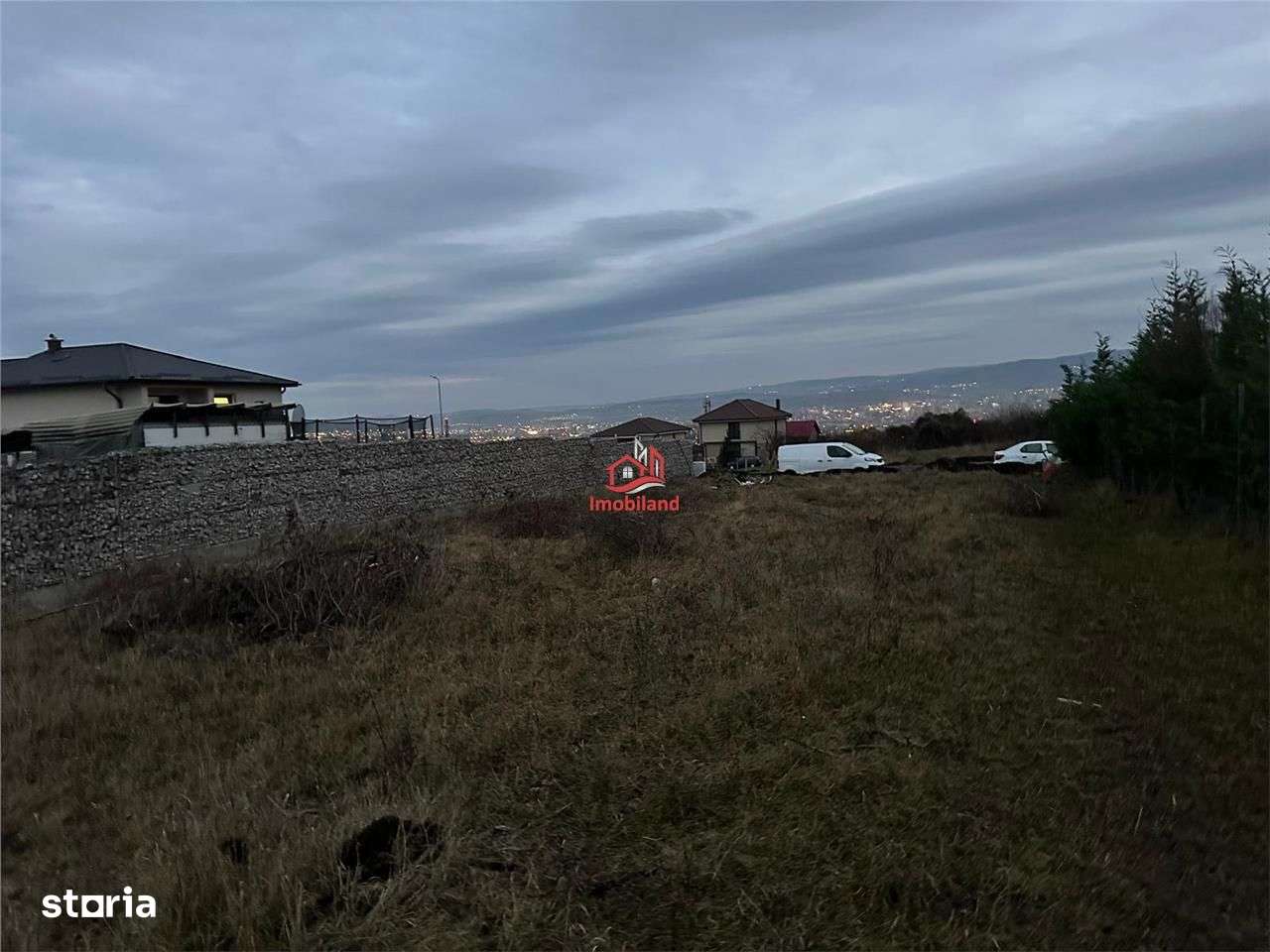 Teren intravilan cu PUZ,PUD si utilitati pentru casa sau duplex, la st-4