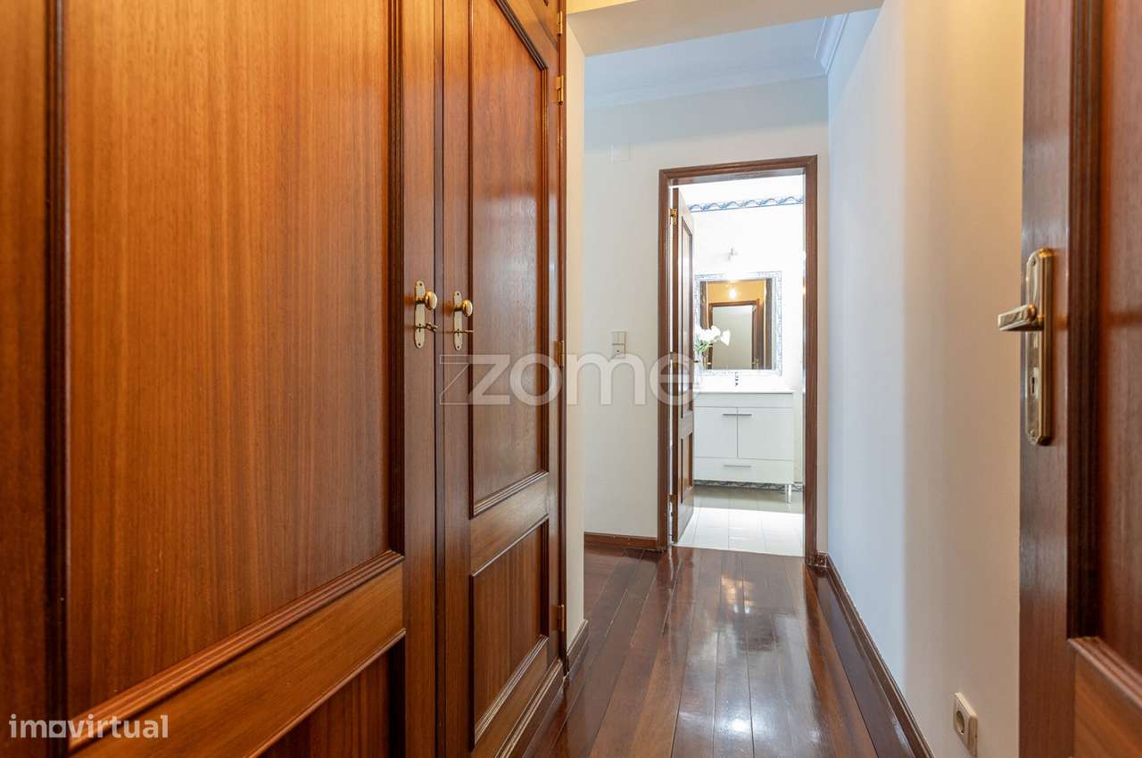 T3 com Lugar Estacionamento privado, perto Metro-17