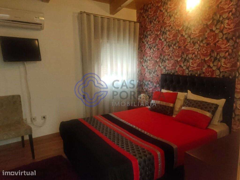 Casa de turismo com 5 quartos, todos com casa de banho privativa, send - Grande imagem: 5/30