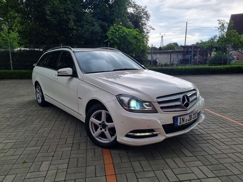 Mercedes-Benz C W204 180 CGI BlueEFFICIENCY Avantgarde 2011