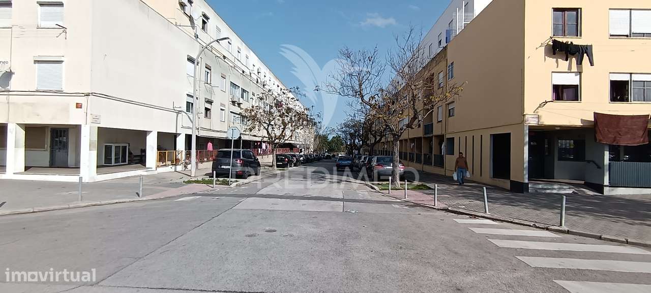 Loja na Quinta Fonte da Prata, Alhos Vedros - Grande imagem: 4/22