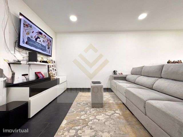 Apartamento T3 Renovado em Mozelos-3