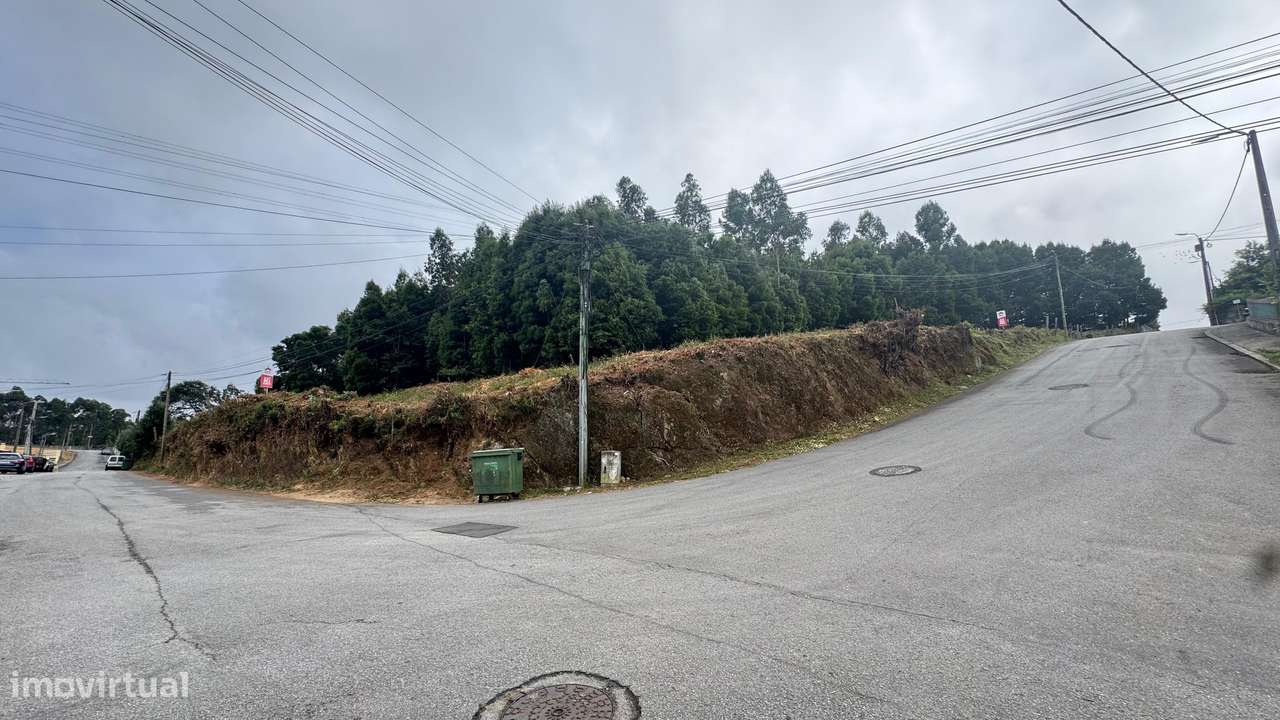 Terreno em gaveto com 3400m2 na zona da Alheira em Pedroso. - Grande imagem: 2/9