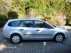 Ford Focus 1.4 Trend + - 33