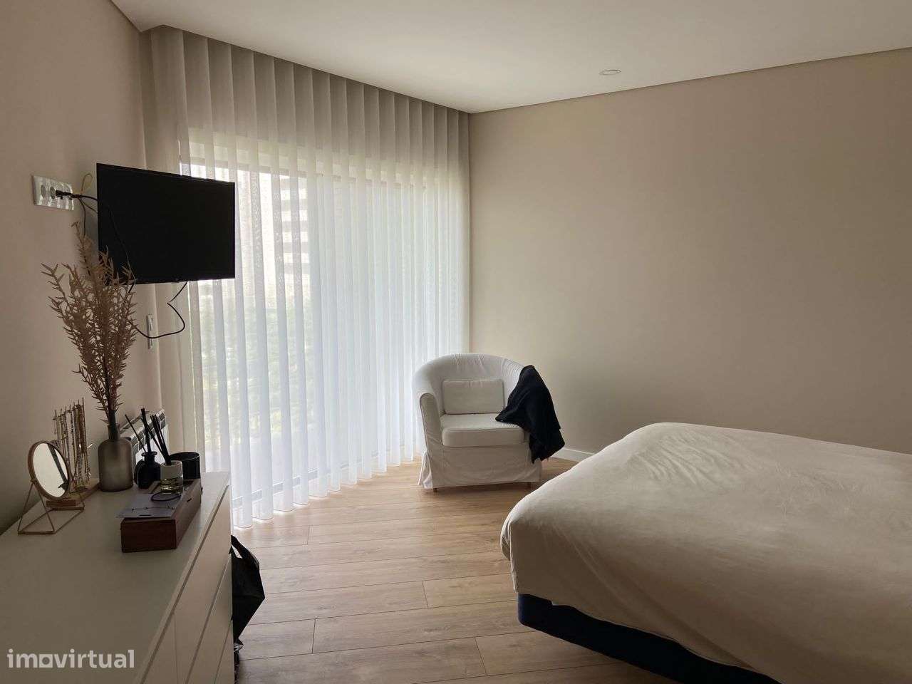 T2 alterado para t3 renovado, em frente ao mar-13