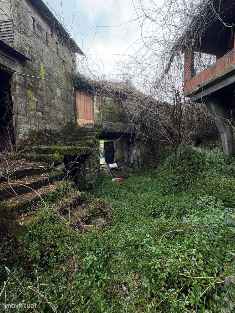 Casa Antiga / Ruína para Restaurar-17