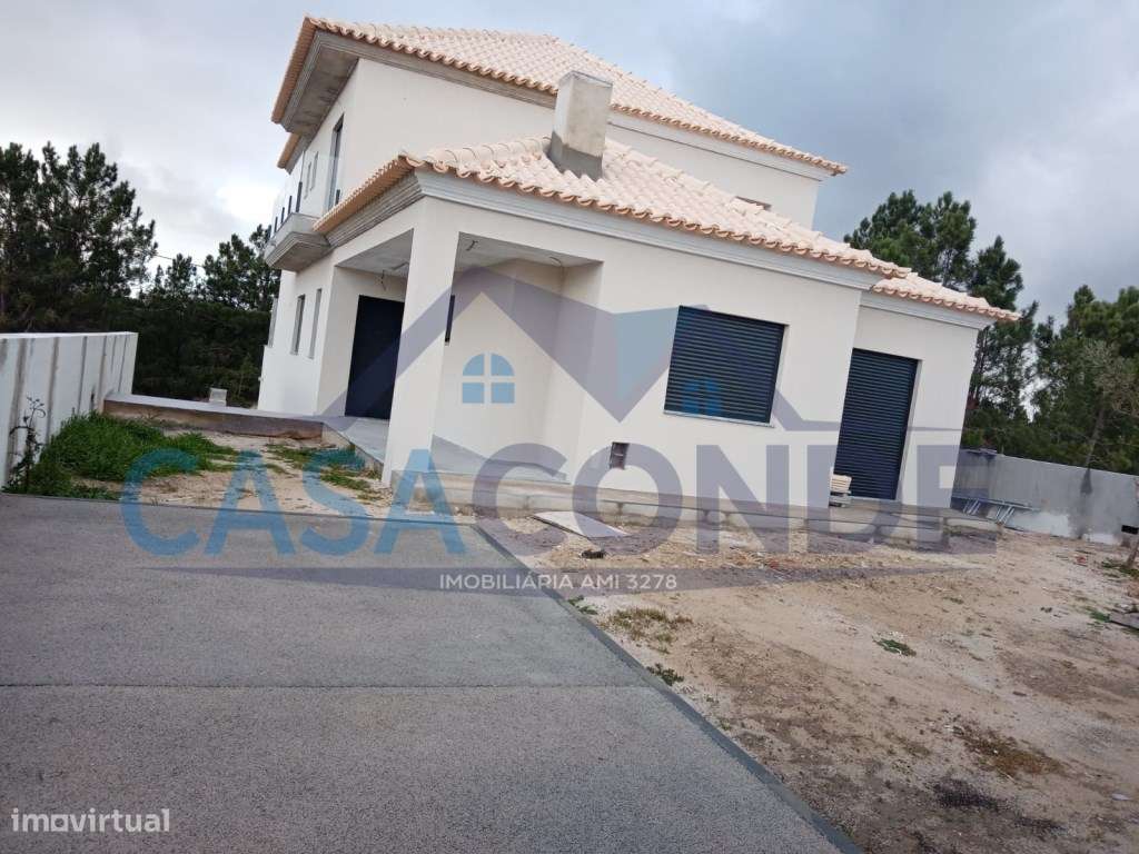 Moradia Isolada Duplex C/Piscina-16