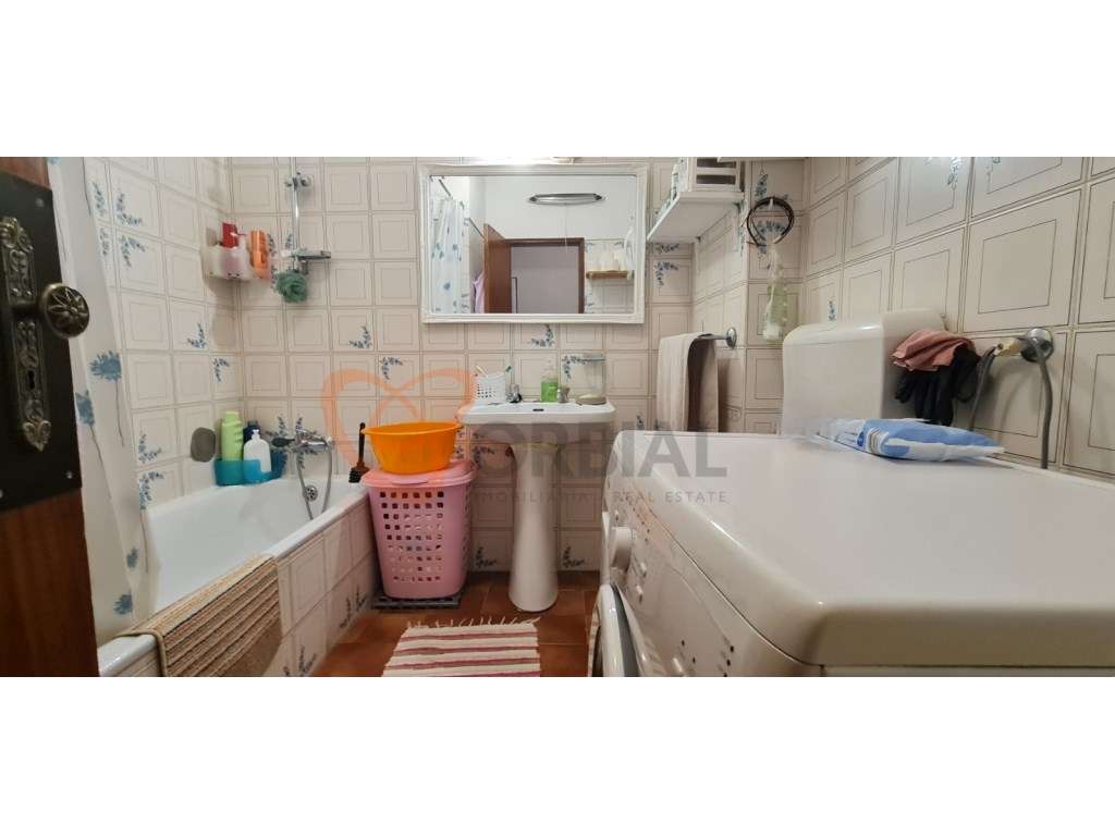 Espaçoso apartamento T1 para venda em Albufeira com piscina-10