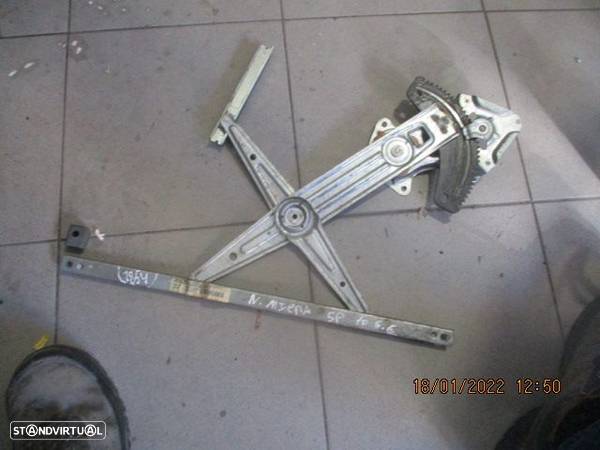 Elevador Sem Motor 807011HB0A NISSAN MICRA K13 2010 5P FE - 5