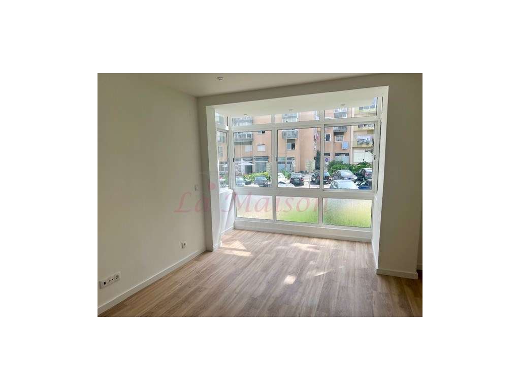 Apartamento T3 totalmente remodelado na Amadora-7