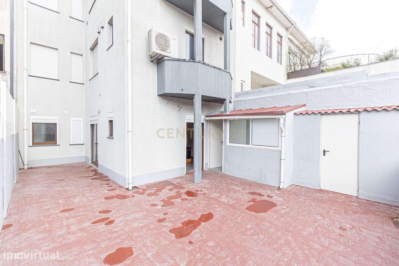 Apartamento T3 com terraço em frente ao metro da Casa da Música-20