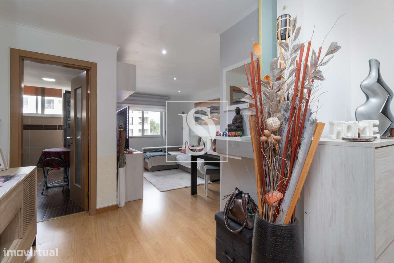 T2 moderno e central no Barreiro, junto ao Hospital e transportes - Grande imagem: 4/15