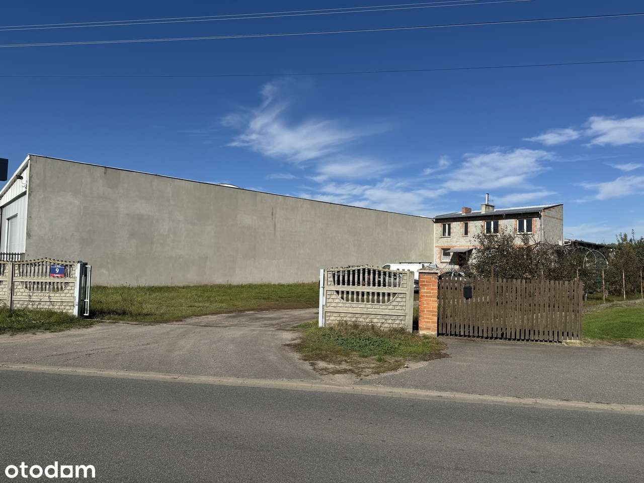 Barnów - hala magazynowo-produkcyjna plus biuro i duży teren-14