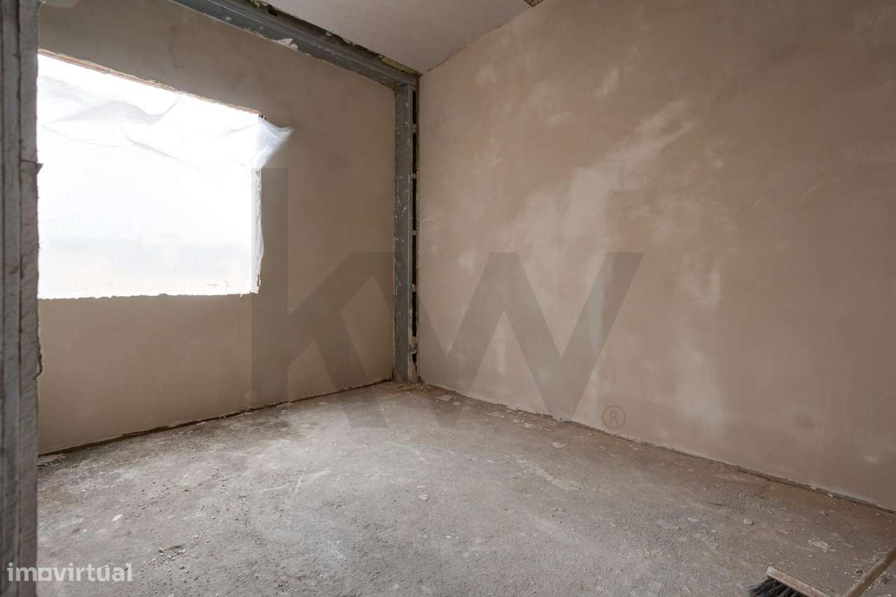 Apartamento T2 com terraço no centro de Camarate - Totalmente remodela - Grande imagem: 5/10