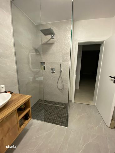 Casă Modernă zona Valea Rusului , strada Căprioarei-17