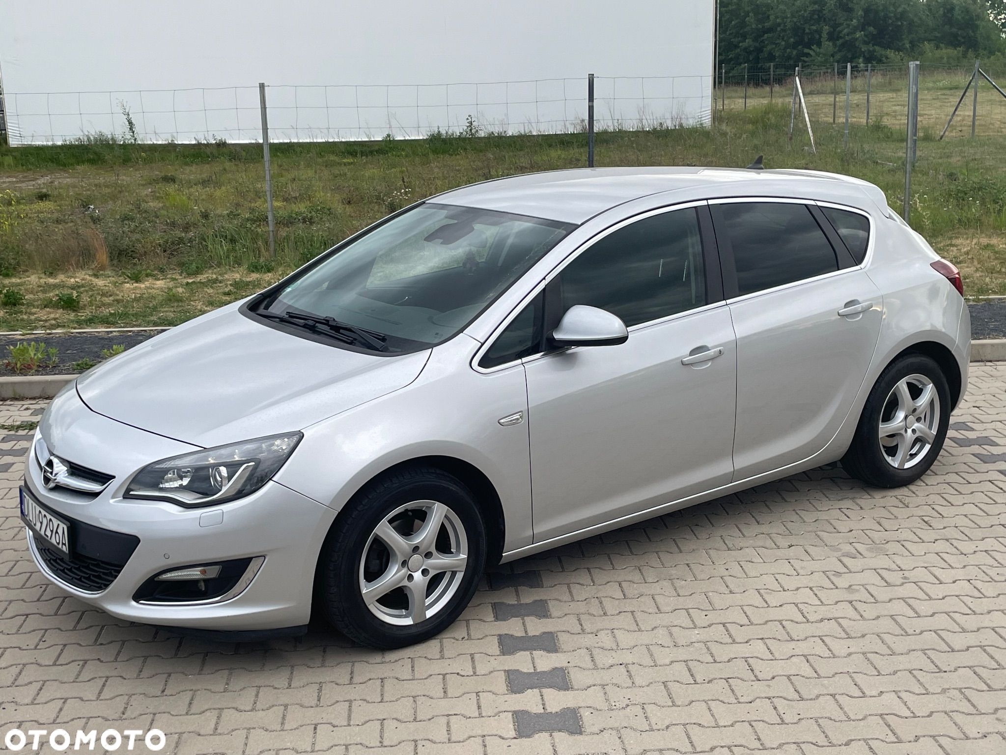 Opel Astra IV 1.4 T Cosmo EU6 - 1
