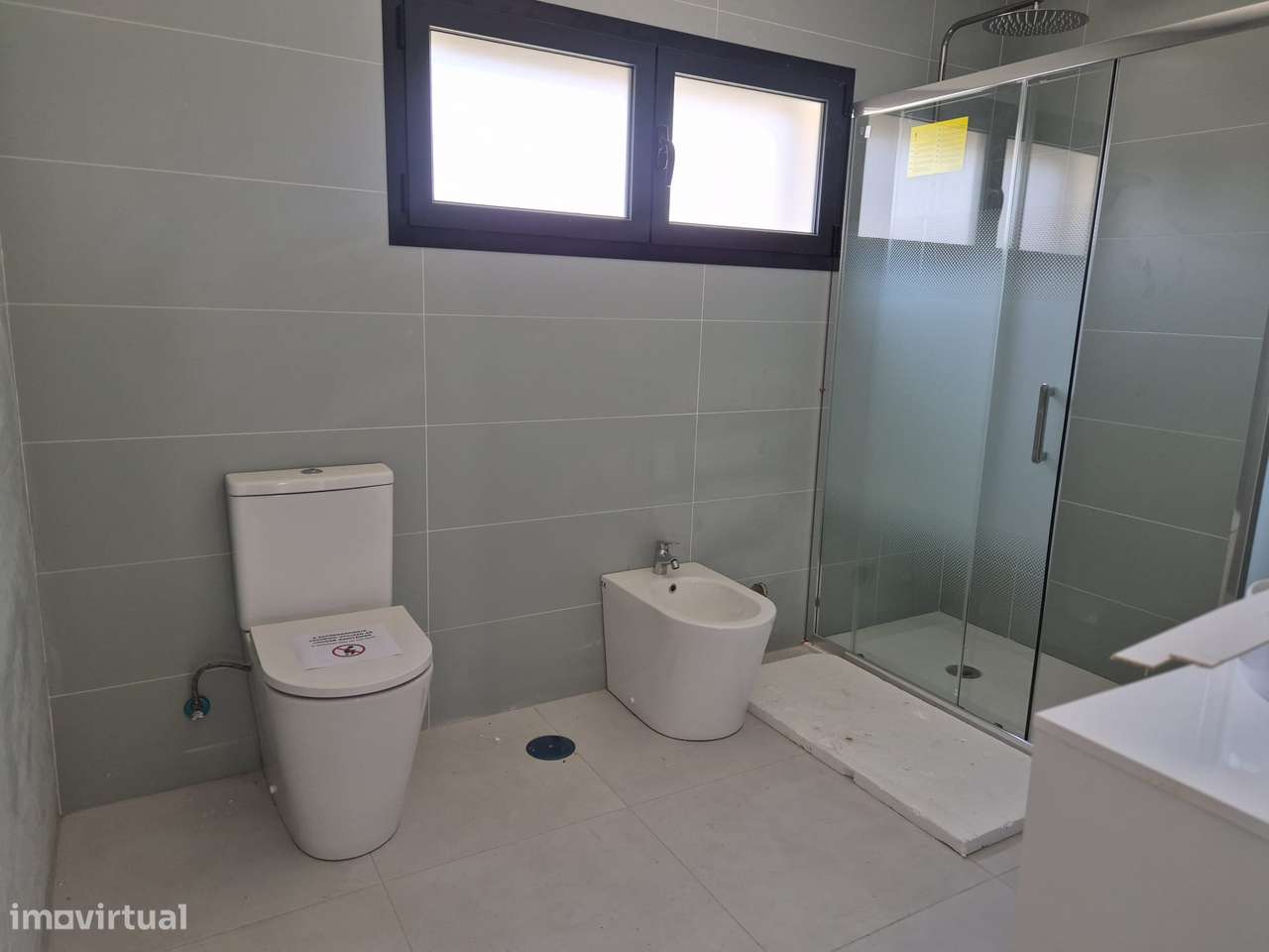 Moradia T3, térrea, geminada com garagem e jardim. Fração "A"-14