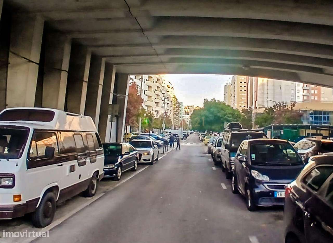 Espaço Comercial na Penha de França- Excelente Potencial de Conversão - Grande imagem: 2/19