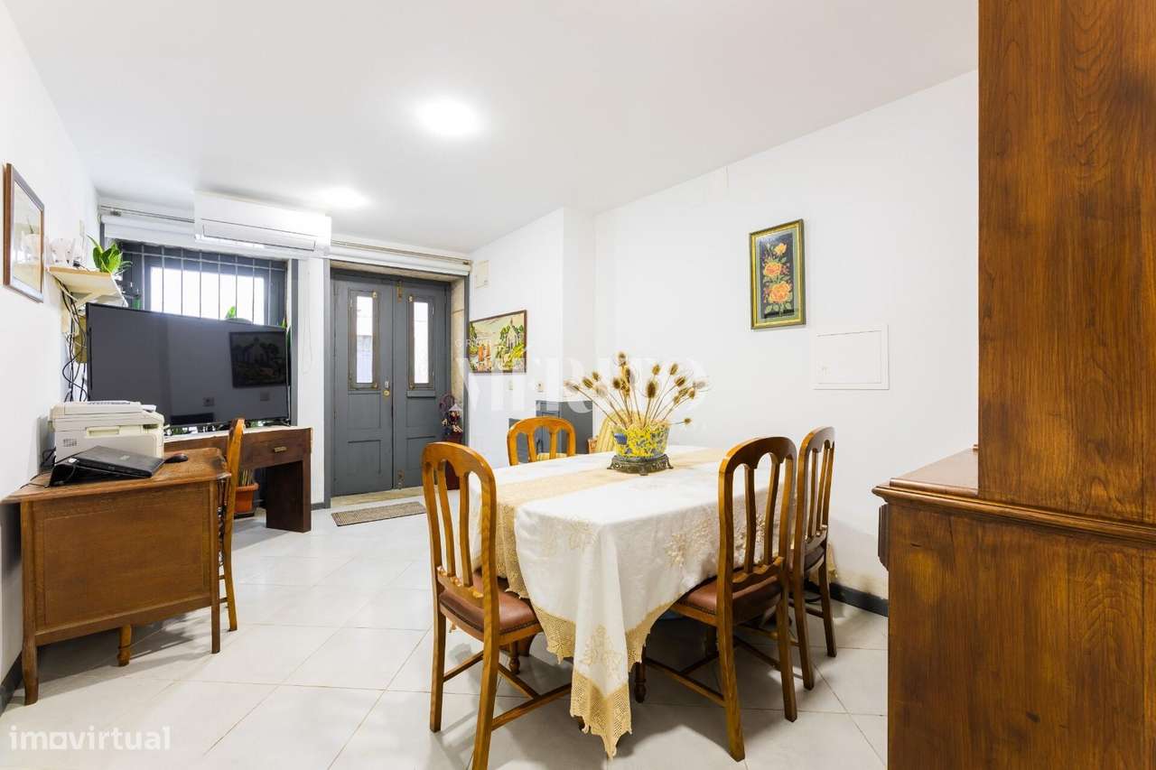 Moradia com Alojamento Local-33