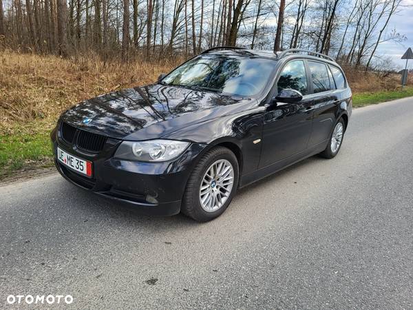 BMW Seria 3 318d Touring - 1