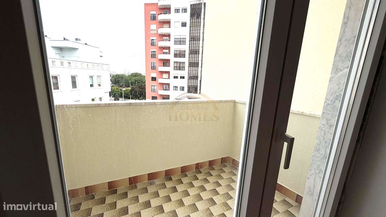 T3 Totalmente Remodelado na Ramada, Odivelas.-16