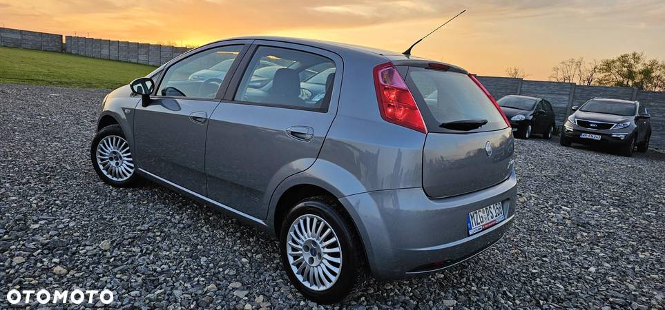 Fiat Grande Punto - 4