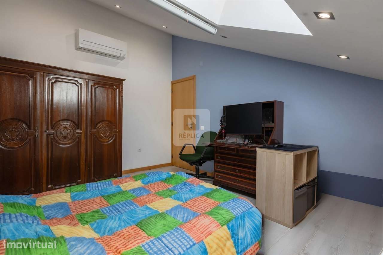 Moradia T4 com Jardim no Bonfim, Porto - Grande imagem: 3/25