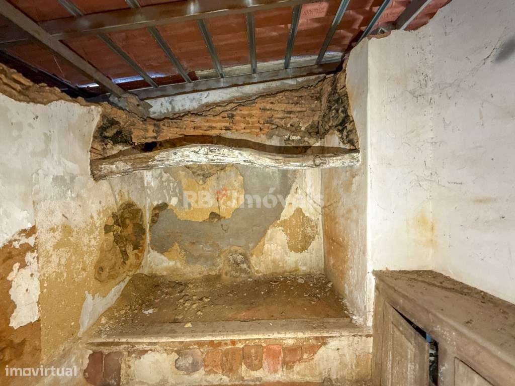 Arrecadação com Terreno e Potencial para Habitação - Roda Pequena-13