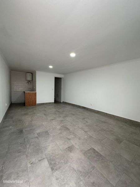 T0 e T1 Mobilado – Vale de Santarém, a 5 min da Estação – Despesas Inc - Grande imagem: 4/4