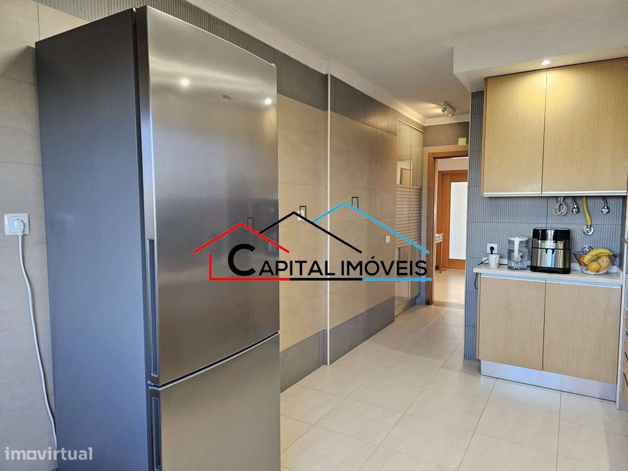 Apartamento T3 com suíte, varandas, garagem e arrecadação-4