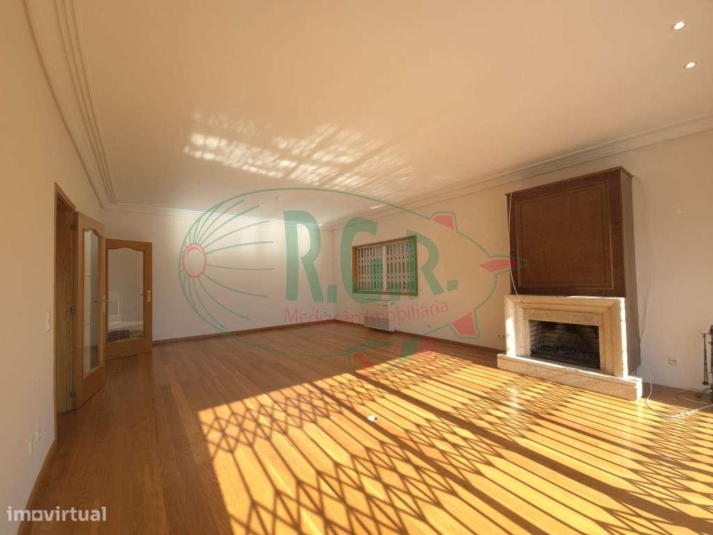 Moradia Isolada T3 | Piscina | Vistas Rio | 5 Min Porto-10