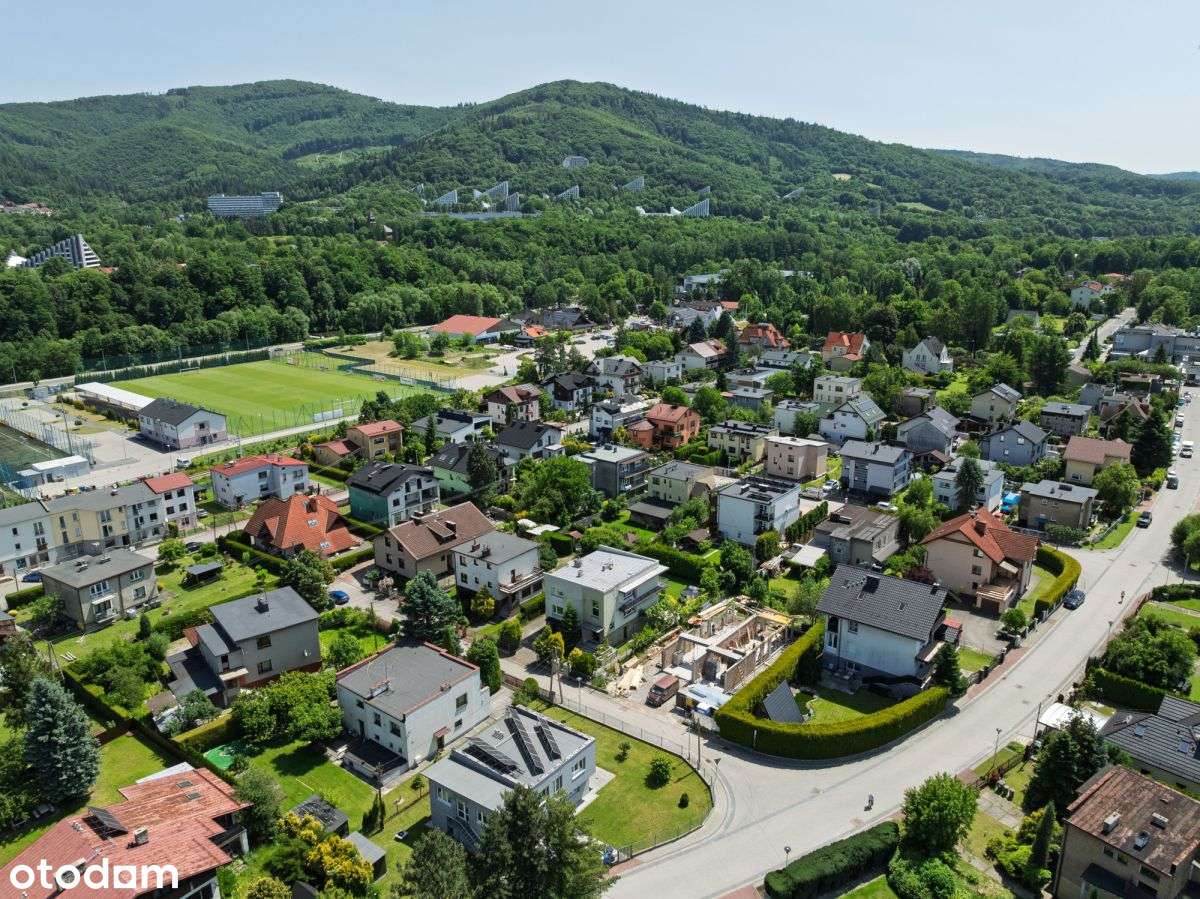 Dom Ustroń Centrum | Opcja aranżacji 3 mieszkań-0