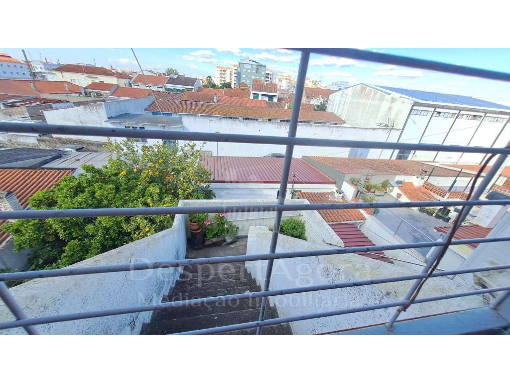 T3 com Garagem Perto da estação e escolas-5