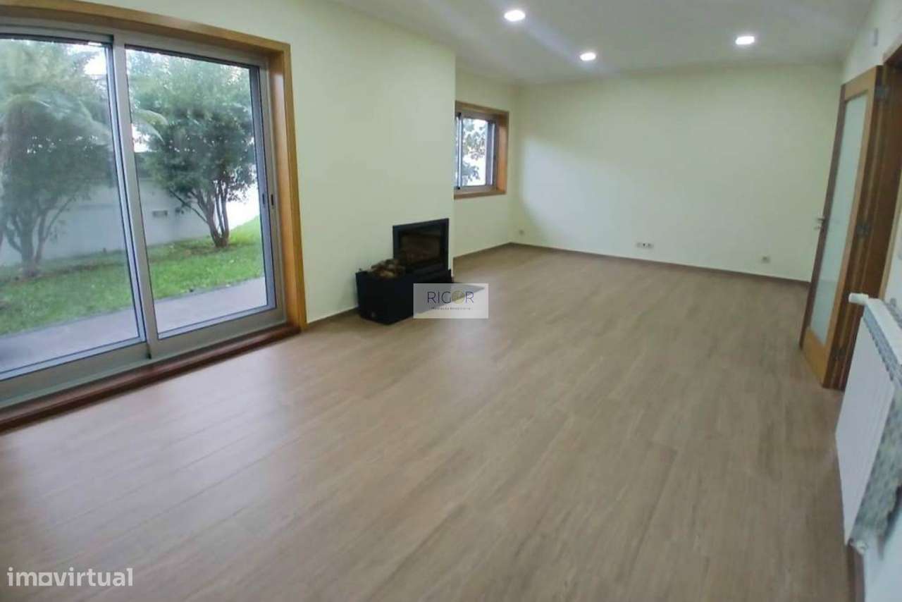 Moradia Geminada T4 Venda em Cidade da Maia,Maia - Grande imagem: 5/27