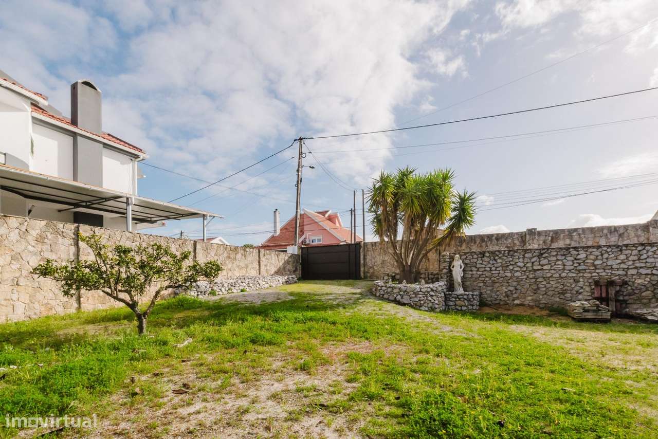 Moradia Independente T4 com Lote de 1.000 m2 em Fernão Ferro-14