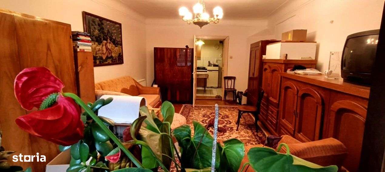 Apartament cu pod mansardabil in casa ingrijita - Piata Sfatului , Rep - Imagine principală: 4/8