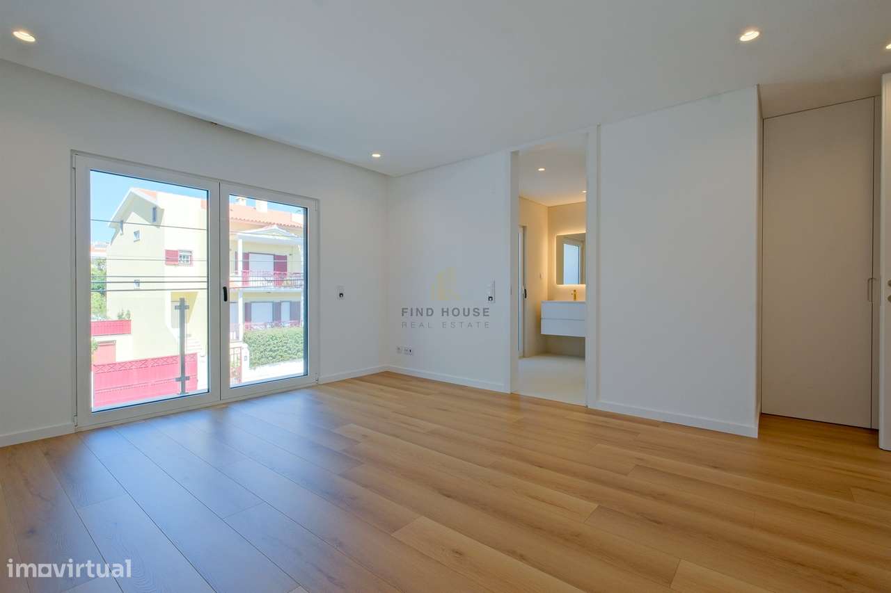 Moradia T4 de luxo em Condomínio Privado com Piscina e Jardim em São P-22