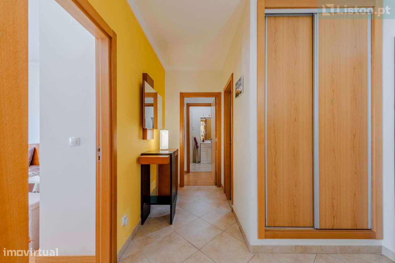 Apartamento T2 com Piscina, Varanda em Portimão-21