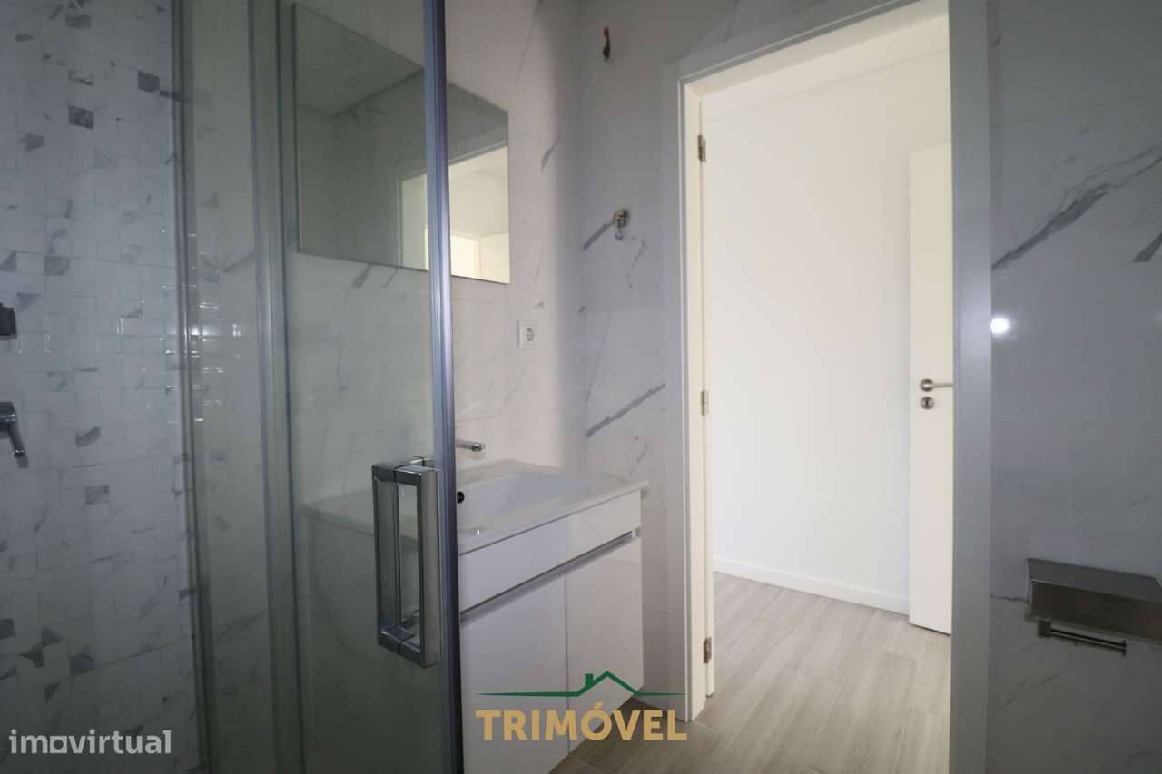 Apartamento T3 Venda em São João da Madeira,São João da Madeira-13