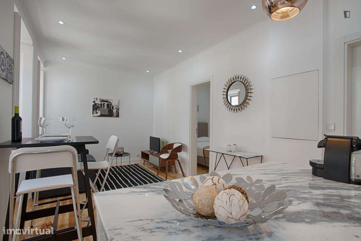 Apartamento com 1 quartos - localizado em Lisbon - Grande imagem: 2/6