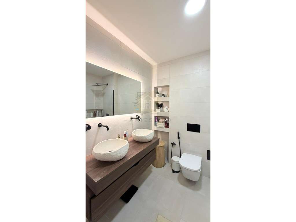 Apartamento T2 totalmente remodelado com suite-13
