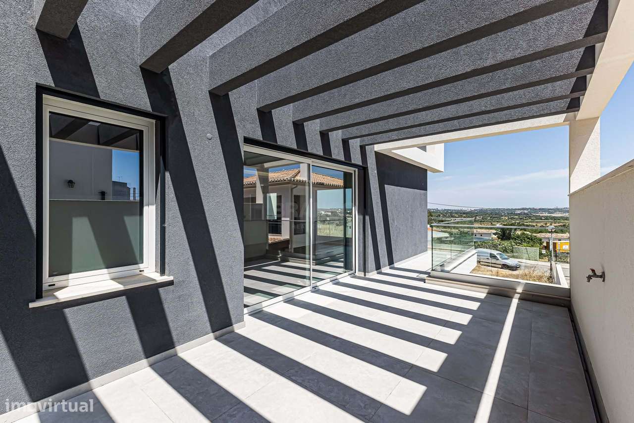 Moradia Contemporânea T3 com Garagem | Mexilhoeira Grande-39