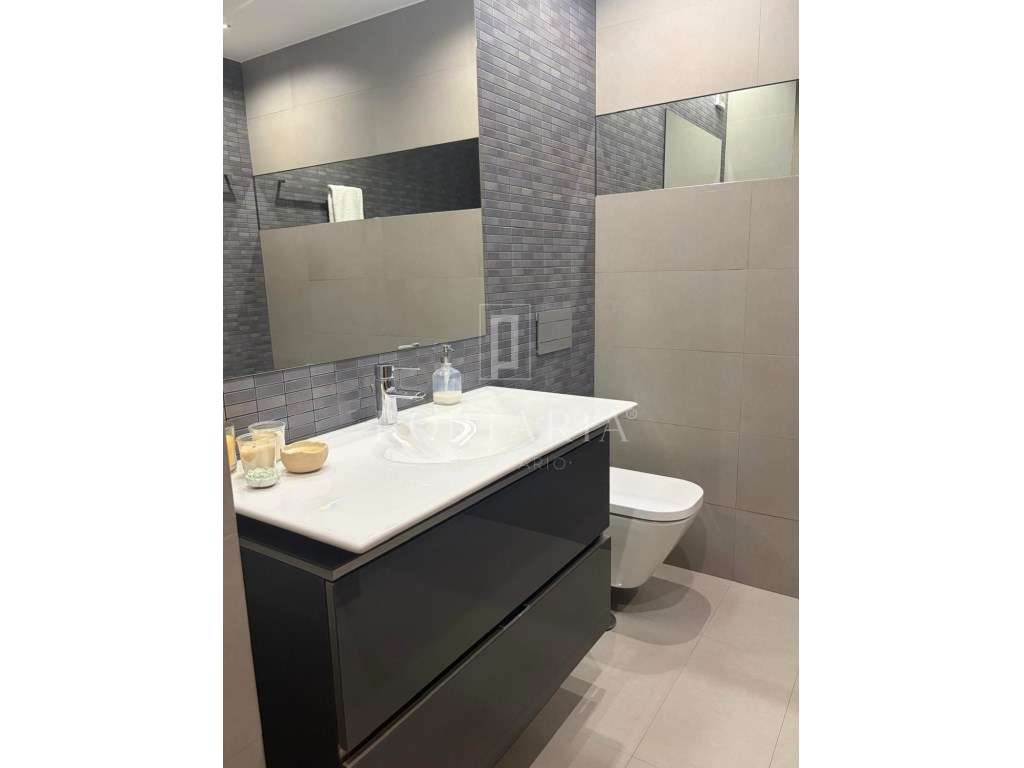 Apartamento T4 com terraço e garagem fechada em Aveiro-11