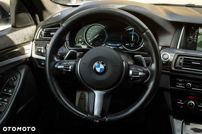 BMW Seria 5 M550d xDrive - 32