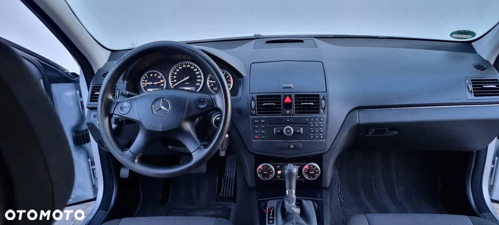 Mercedes-Benz Klasa C 180 T BlueEFFICIENCY 7G-TRONIC Elegance - 18