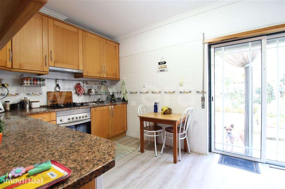 Moradia Geminada 4 quartos, Venda-8