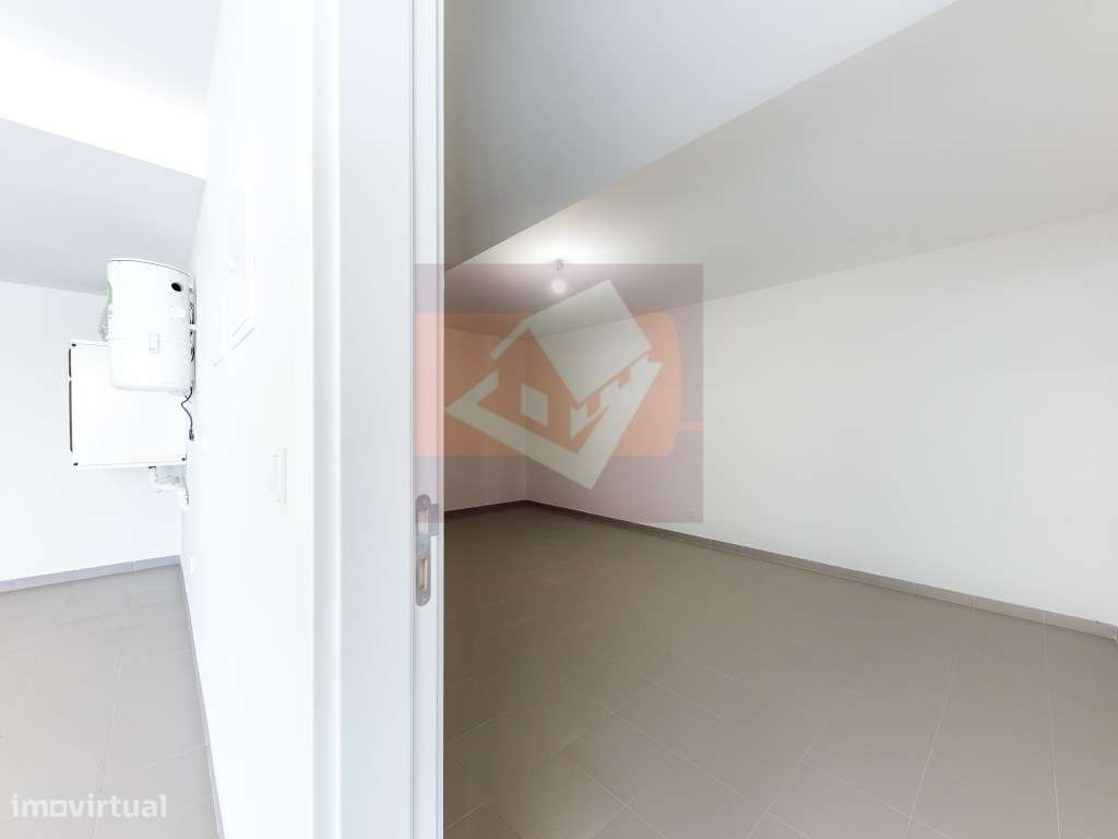 Moradia V5 nova no Bairro do Trigache em Famões-36