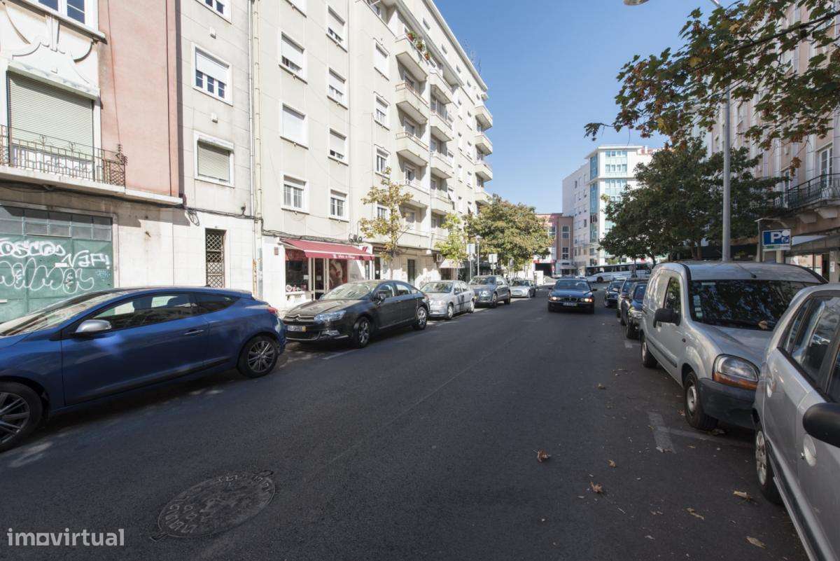 Quarto - localizado em Roma-Areeiro Lisbon - Grande imagem: 4/10