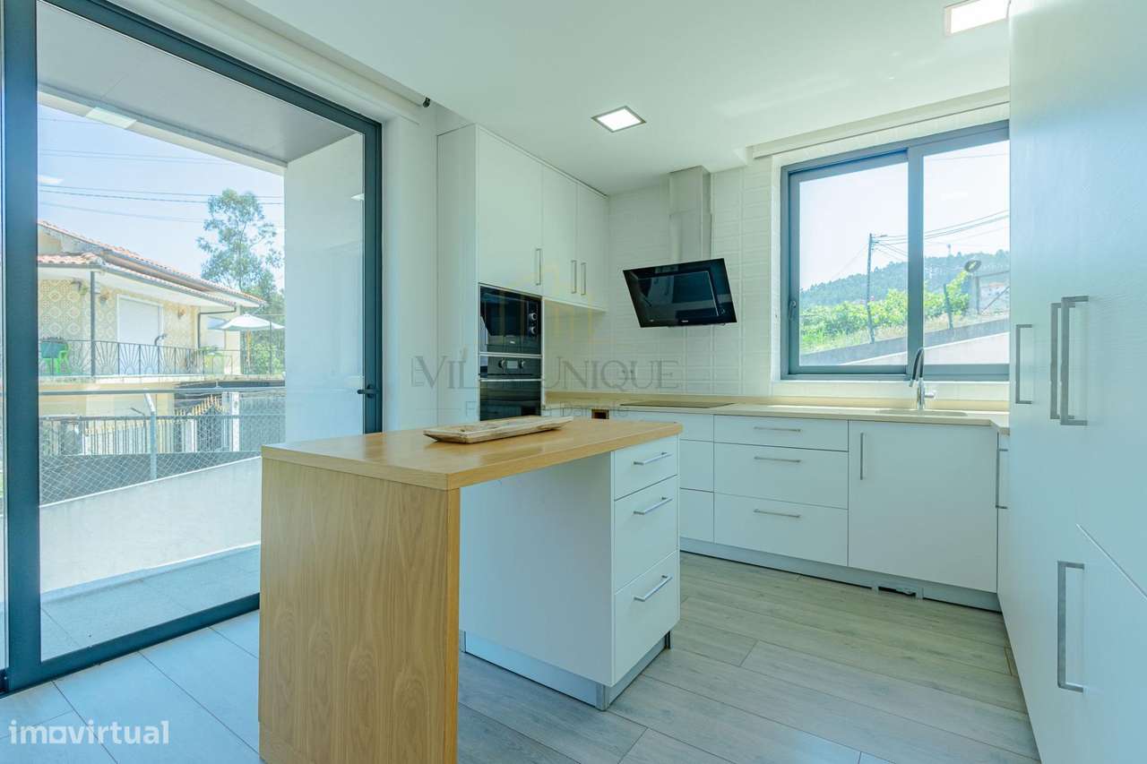Moradia T4 Moderna com 3 Suítes em Terreno de 460m2-47