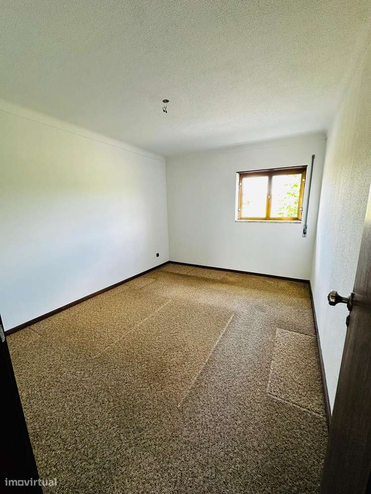 Imóvel de banco : escritura ao abrigo do simplex-35